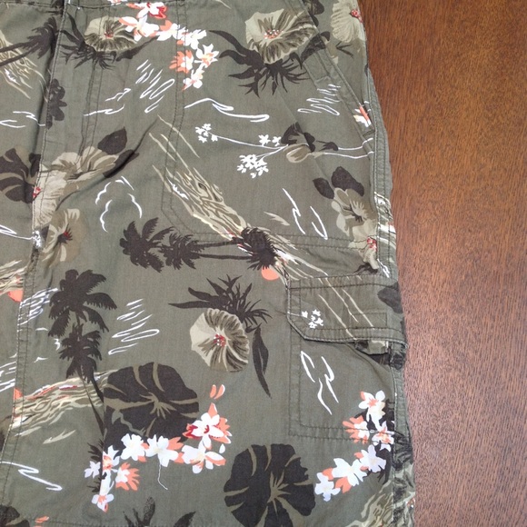 Columbia Women Miniskirt floral-cargo. Palm trees/flowers. Drawstring toggle. MP - Picture 3 of 6